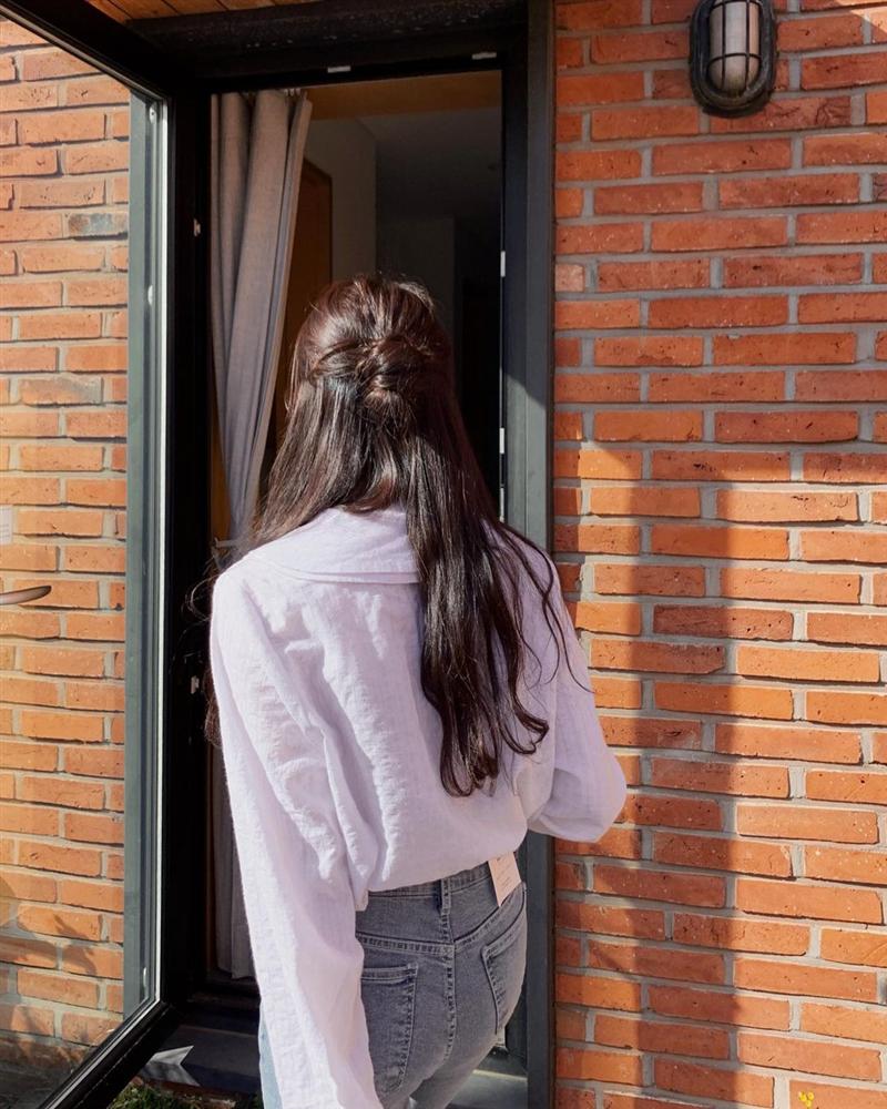 Tóc xoăn có đến 5 cách tạo kiểu xinh lịm tim, biết hết rồi bạn sẽ chẳng muốn ép tóc thẳng làm gì nữa!-2