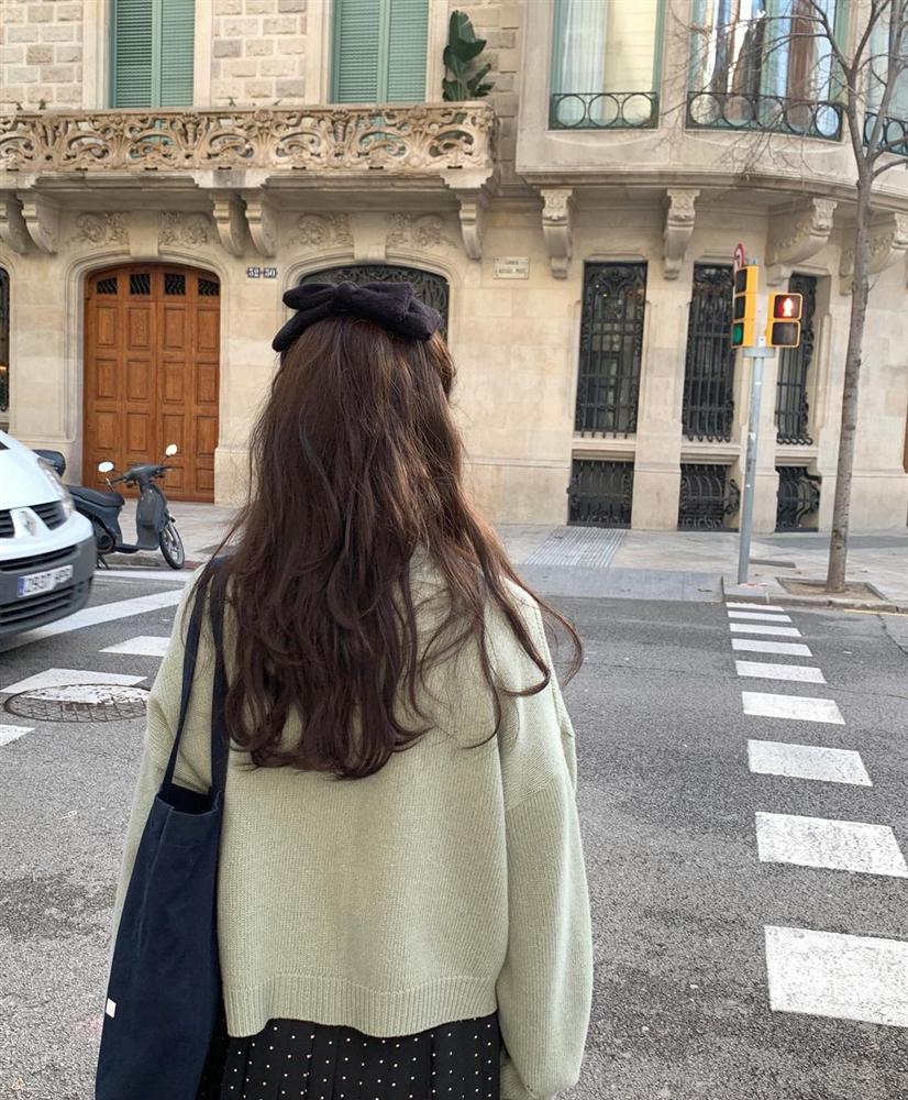 Tóc xoăn có đến 5 cách tạo kiểu xinh lịm tim, biết hết rồi bạn sẽ chẳng muốn ép tóc thẳng làm gì nữa!-3