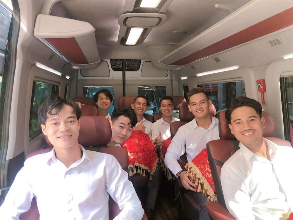 Lộ diện những hình ảnh nóng đầu tiên trong đám cưới Công Phượng - Viên Minh, đội bê tráp toàn gương mặt hot của làng túc cầu-1