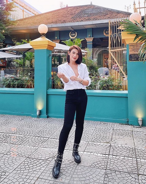 STREET STYLE: Thúy Vi diện váy như đồ ngủ - Đào Bá Lộc ngày càng nữ tính-2