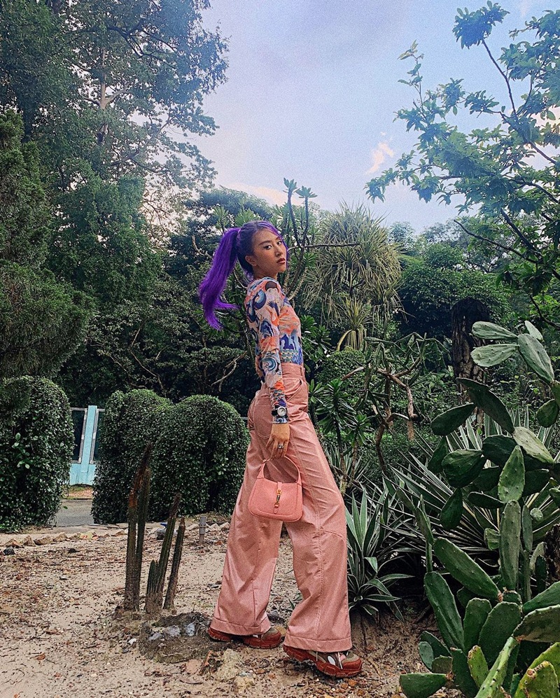 STREET STYLE: Thúy Vi diện váy như đồ ngủ - Đào Bá Lộc ngày càng nữ tính-7