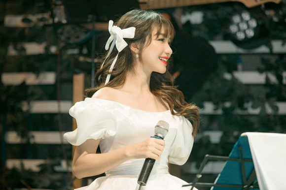 Ngày Công Phượng tổ chức đám cưới với Viên Minh, Hòa Minzy có động thái gì?-2