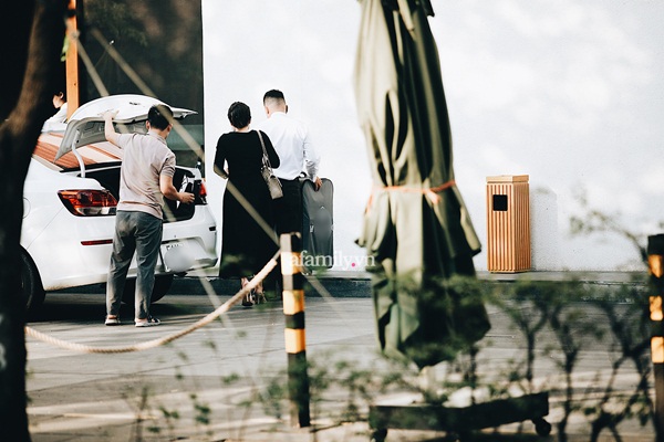 Lộ diện người mang váy cưới của vợ Công Phượng tới khách sạn, mọi lối đi được rào chắn đến tuyệt mật, nhất cử nhất động của người lạ cũng sẽ bị hỏi thăm-5