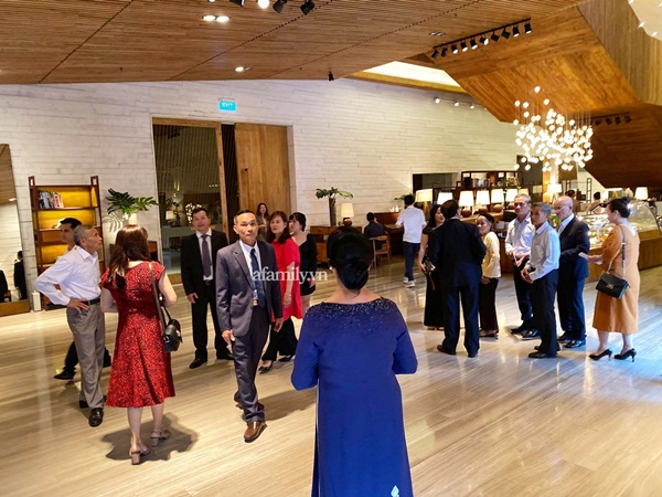 HOT: Công Phượng, Viên Minh đã đến khách sạn nhưng giữ kín hình ảnh tuyệt đối bằng lối đi riêng, bố mẹ chú rể tiết lộ bất ngờ về nàng dâu mới-7