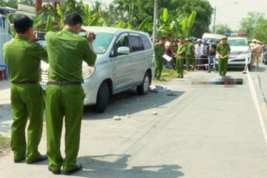 Tình tiết bất ngờ vụ chồng đâm chết người để giải cứu vợ ở Vĩnh Long: Mẹ ruột thuê 6 đối tượng đến bắt con gái