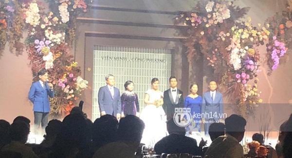 Toàn cảnh siêu đám cưới Công Phượng: Tân lang - tân nương tấp nập chúc rượu, Da LAB khuấy động không khí với hit Một Nhà-4