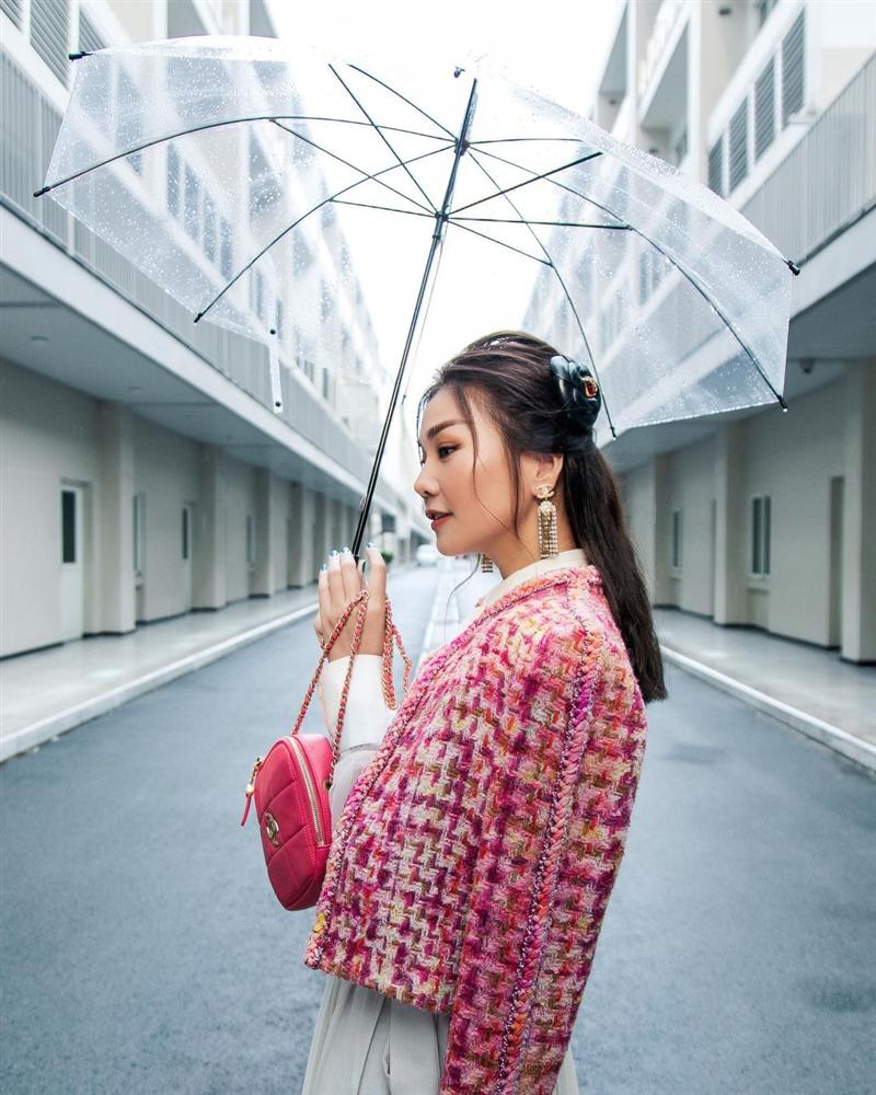 5 mẫu áo khoác được các mỹ nhân Việt lăng xê tích cực vì mặc kiểu gì cũng đẹp và 100% sành điệu-9