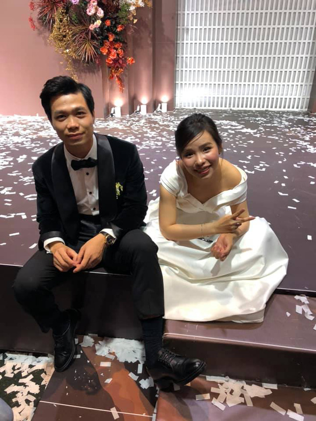 Váy cưới của các nàng Wags Việt Vợ Duy Mạnh  Công Phượng đẹp lóa mắt  thiên hạ