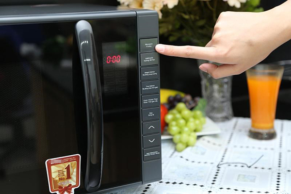 Nên mua lò vi sóng cơ hay điện tử? Hãy cân nhắc những yếu tố dưới đây để lựa chọn cho mình sản phẩm phù hợp nhất-4