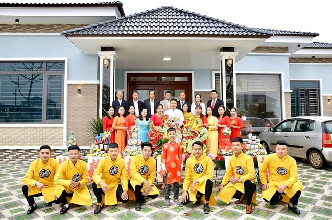 Chú rể Thái Nguyên chịu chơi, chi tiền triệu tậu dàn siêu xe bê lễ, hô biến đám hỏi trở nên chất như nước cất khiến ai cũng trầm trồ-9