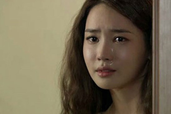 Chết lặng bởi tiếng thì thầm âu yếm quen thuộc từ nhà chị hàng xóm tốt bụng