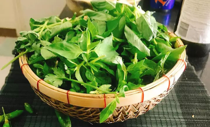 Công thức thần thánh làm nên món lẩu gà lá é cực phẩm chuẩn vị Đà Lạt, bí quyết nằm ở loại nước đơn giản này-1