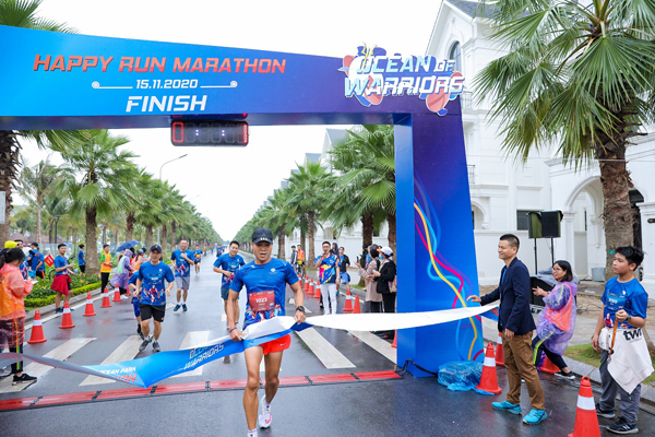 Bùng nổ ngày hội thể thao đầu tiên ở ‘thành phố biển hồ’-3