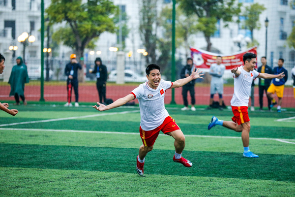 Bùng nổ ngày hội thể thao đầu tiên ở ‘thành phố biển hồ’-6