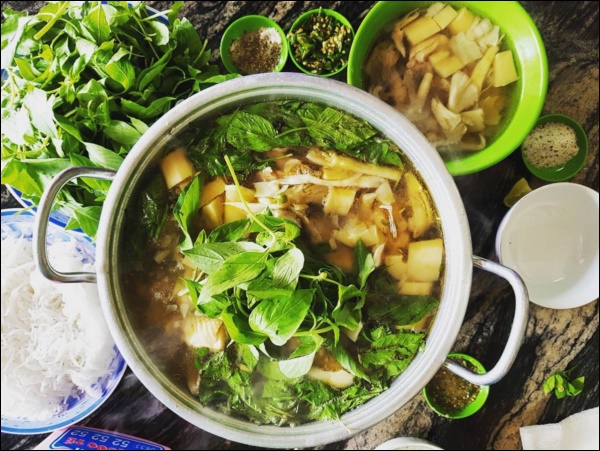 Công thức thần thánh làm nên món lẩu gà lá é cực phẩm chuẩn vị Đà Lạt, bí quyết nằm ở loại nước đơn giản này-4