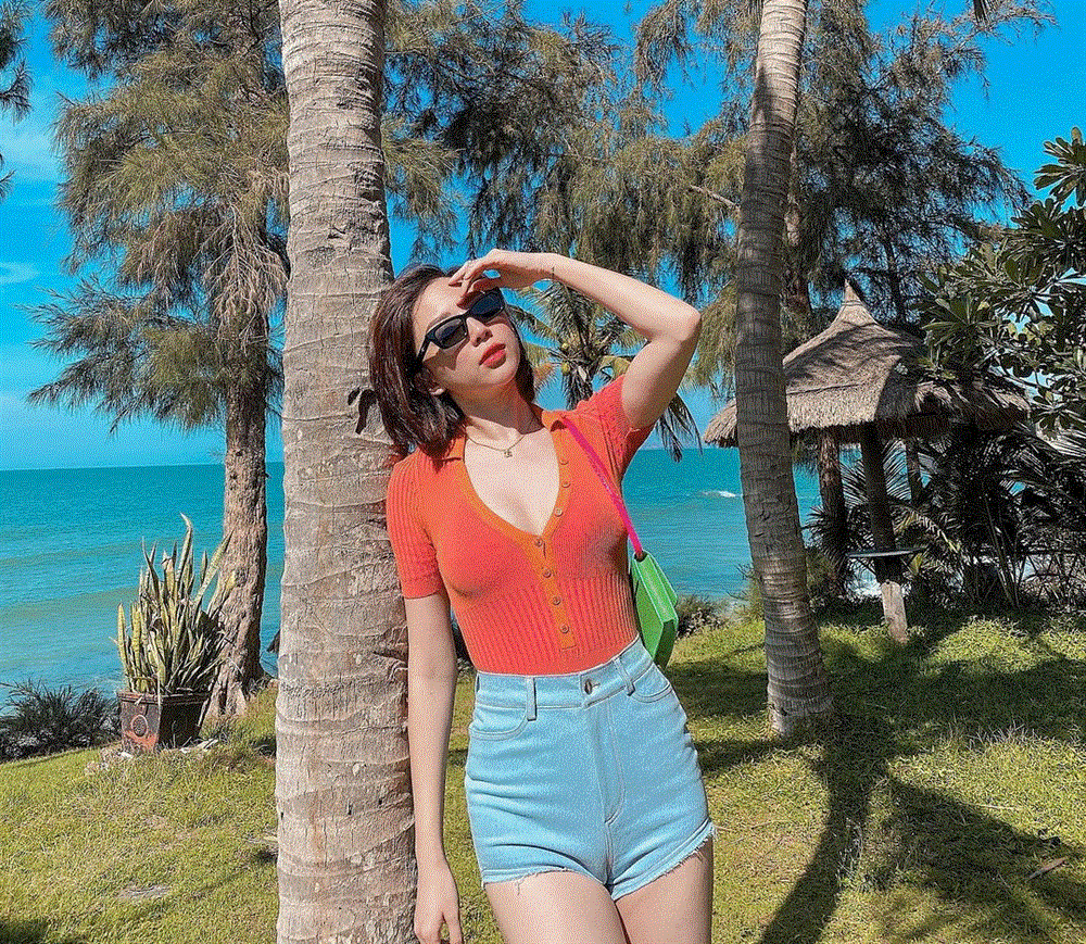 Chi Pu, Tóc Tiên khoe vòng 1 đẫy đà nhưng chưa bén” bằng Lan Ngọc-1