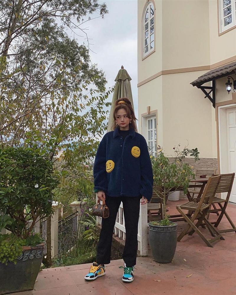 Chi Pu, Tóc Tiên khoe vòng 1 đẫy đà nhưng chưa bén” bằng Lan Ngọc-14