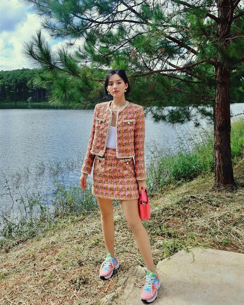 Chi Pu, Tóc Tiên khoe vòng 1 đẫy đà nhưng chưa bén” bằng Lan Ngọc-8