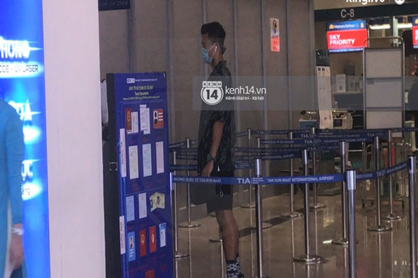 Loạt ảnh khoe trọn body đầy cơ bắp của Bùi Tiến Dũng khi đi bơi buổi sáng!-16