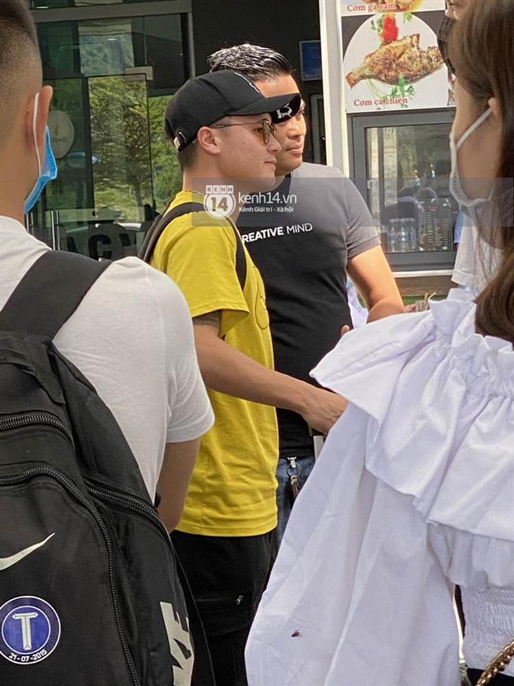 Quang Hải rạng rỡ sau scandal bị cắm sừng, đã cùng đồng đội ở Phú Quốc ăn cưới Công Phượng-3