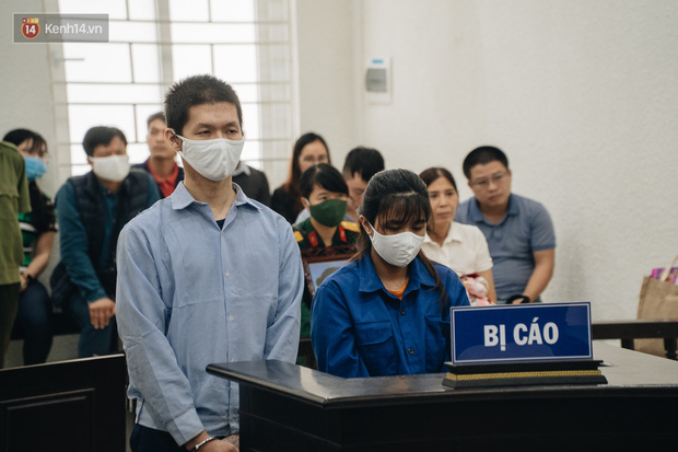 Xét xử vụ bé 3 tuổi bị mẹ ruột và bố dượng đánh đến tử vong: 2 bị cáo bật khóc, thay đổi lời khai, không thừa nhận bạo hành con-3