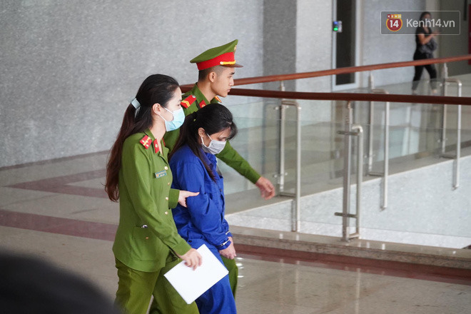 Xét xử vụ bé 3 tuổi bị mẹ ruột và bố dượng đánh đến tử vong: 2 bị cáo bật khóc, thay đổi lời khai, không thừa nhận bạo hành con-1