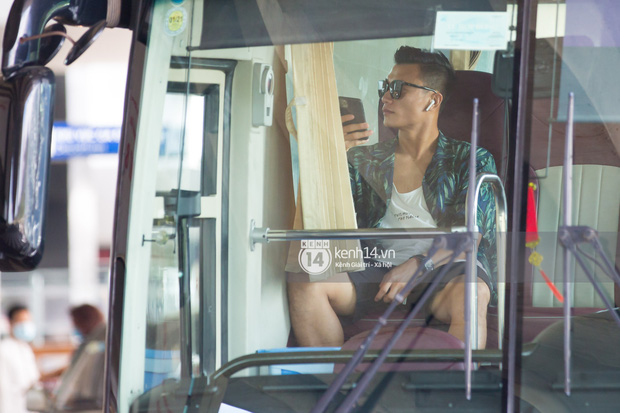 Chùm ảnh nét căng đoàn Công Phượng và khách mời: Xin lỗi nhưng Dũng Gôn cướp trắng spotlight cô dâu chú rể mất rồi!-2