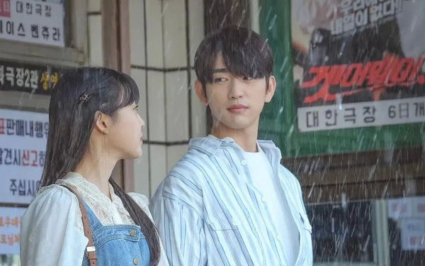 Bỏ tình 5 năm chuyển sang lái máy bay để đổi vận, nhưng hôm đi bar cùng chị yêu tôi thành thân tàn ma dại-1