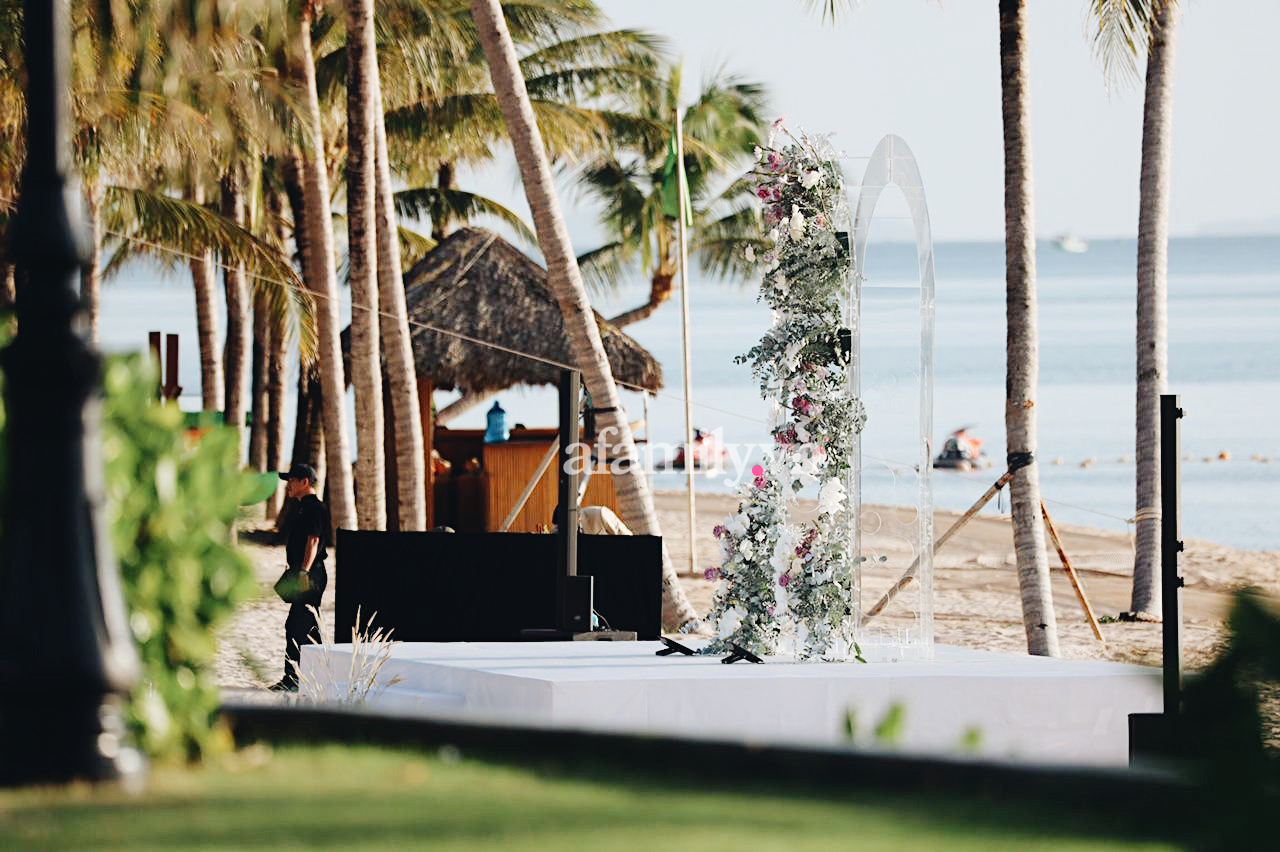 Toàn cảnh lễ cưới siêu tinh tế của Công Phượng, Viên Minh, chú rể bật mí chuyện ai là người tỏ tình đầu tiên và lời nhận xét khó đỡ của Duy Pinky khiến ai cũng bật cười-6