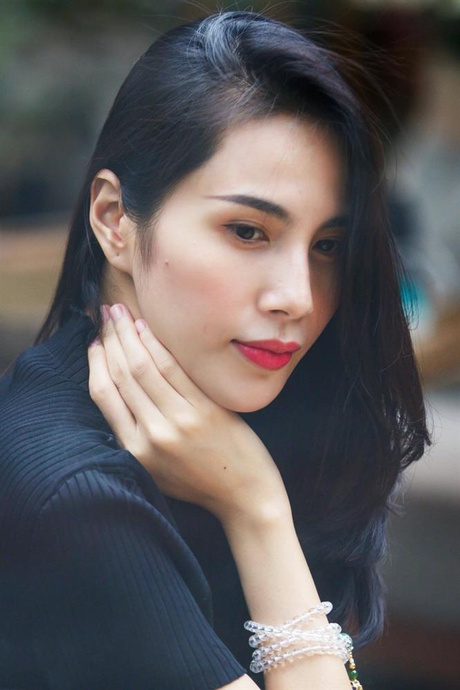 Bị chê trách mập mờ với 150 tỷ, Thủy Tiên đáp trả cứng rắn: Chị book vé cho em cầm tiền phát luôn nè-1
