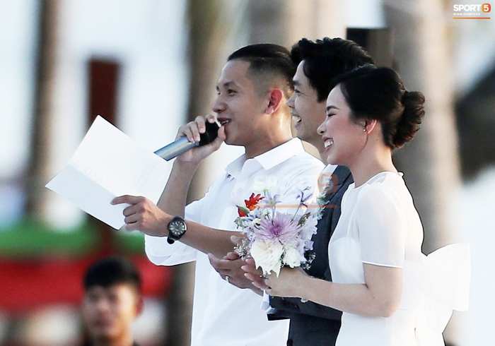 Nhan sắc cực phẩm của dàn tuyển thủ Việt Nam tham dự đám cưới Công Phượng ở Phú Quốc-8