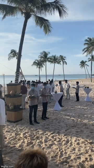 Nhan sắc cực phẩm của dàn tuyển thủ Việt Nam tham dự đám cưới Công Phượng ở Phú Quốc-5