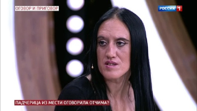 Đưa cả 5 con đến sống cùng chồng mới, mẹ chết lặng khi con gái lớn tố cáo hành vi đồi bại của cha dượng và kết cục khiến triệu người ngỡ ngàng-3