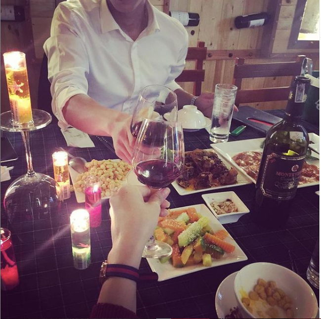 Phát hiện ra cặp đôi chiếm spotlight không kém gì chú rể Công Phượng và cô dâu Viên Minh, hóa ra lại có nhiều điểm tương đồng đến thế!-2