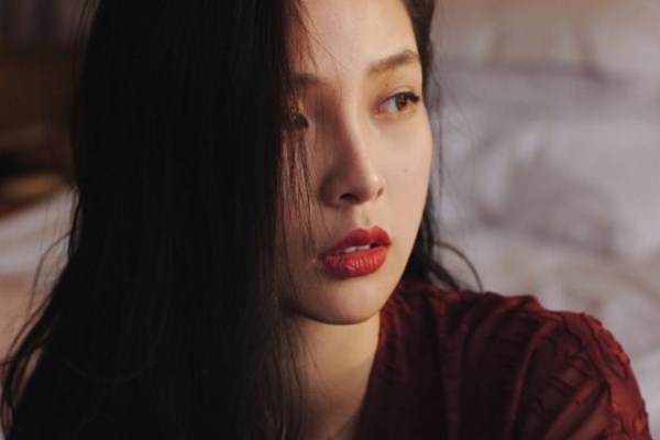 Đang đau khổ vì chồng thì được mẹ đưa cho một cuốn album ảnh cũ kèm câu nói chất ngất, sau khi xem xong cô vợ lập tức viết đơn ly hôn-3