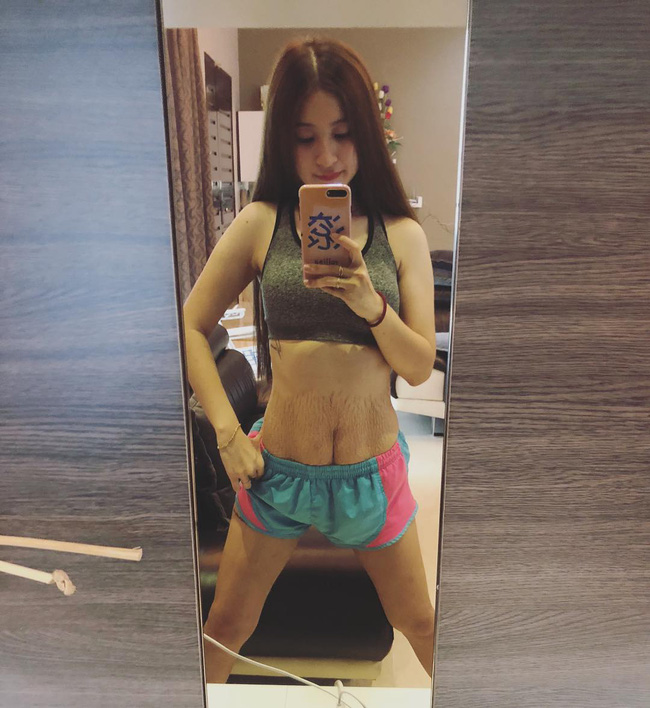 Nhan sắc hiện tại khiến ai cũng ngỡ ngàng của mẹ trẻ từng gây sốt với bức ảnh vén áo khoe bụng rạn kinh hoàng sau khi sinh tư-4