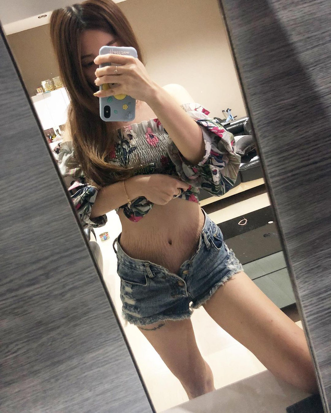 Nhan sắc hiện tại khiến ai cũng ngỡ ngàng của mẹ trẻ từng gây sốt với bức ảnh vén áo khoe bụng rạn kinh hoàng sau khi sinh tư-11