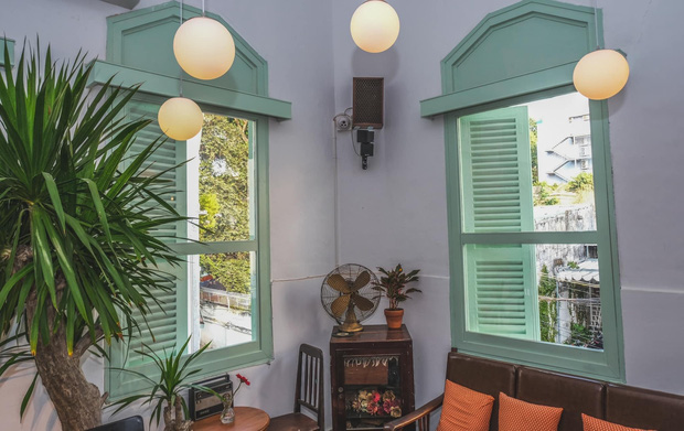 5 người bạn ngồi cafe cười nói rôm rả suốt 9 tiếng, 3 người về trước, 2 người còn lại nhất quyết không trả tiền: Tình bạn này chắc bền?-2