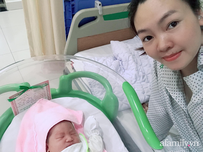 Cô gái Hà Nội kể chuyện tự tay đỡ đẻ cho chị hàng xóm trên ô tô hồi hộp như phim, vài tiếng sau mới hoàn hồn-3