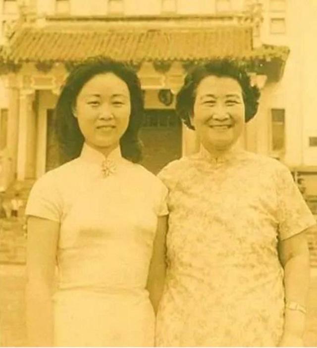 Mối tình gây tranh cãi nhất thời Trung Hoa Dân Quốc, nữ sinh đem lòng yêu thầy giáo hơn 8 tuổi, giờ con gái họ là nhà văn người Việt nào cũng thuộc tên-7