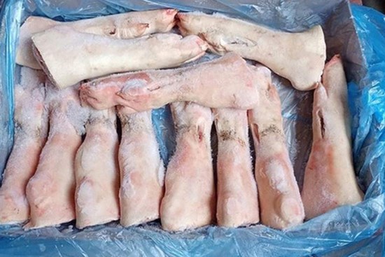 Kê gà, đuôi bò, chân giò heo đông lạnh giá chỉ vài chục nghìn đồng/kg