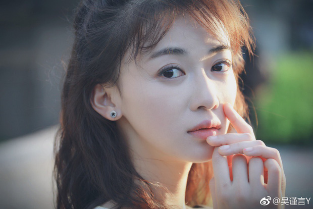 Không thể nhận ra đây là Ngụy Anh Lạc Ngô Cẩn Ngôn: Ảnh hậu trường lộ đôi mắt sụp, body gầy tới mức báo động-5