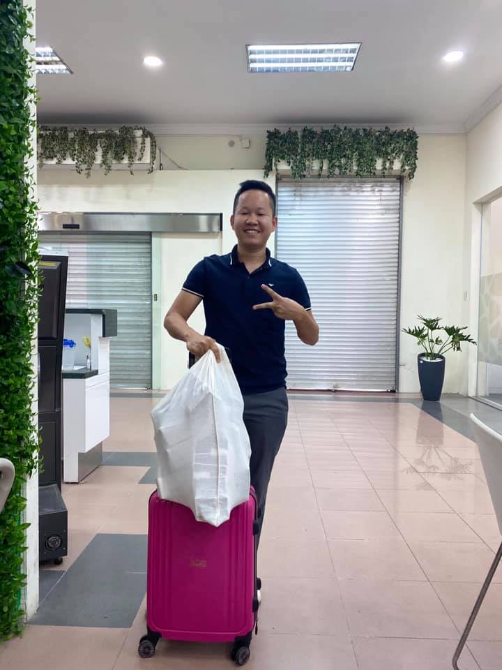 Thủy Tiên mang bao tải tiền, sẵn sàng hỗ trợ 7000 người dân ở Huế-4