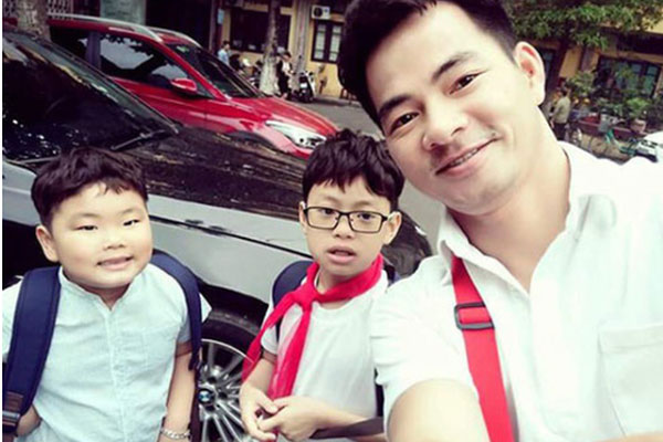 Con trai Xuân Bắc tự tay chuẩn bị quà khiến bố thốt lên tự hào, nhưng sau đó lại chưng hửng vì lý do lầy lội-5