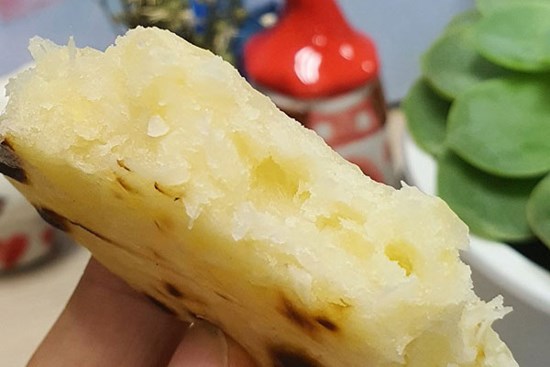 Món bánh nhà nghèo “lên đời” thành đặc sản hút khách Hà thành, ngày bán 500 chiếc