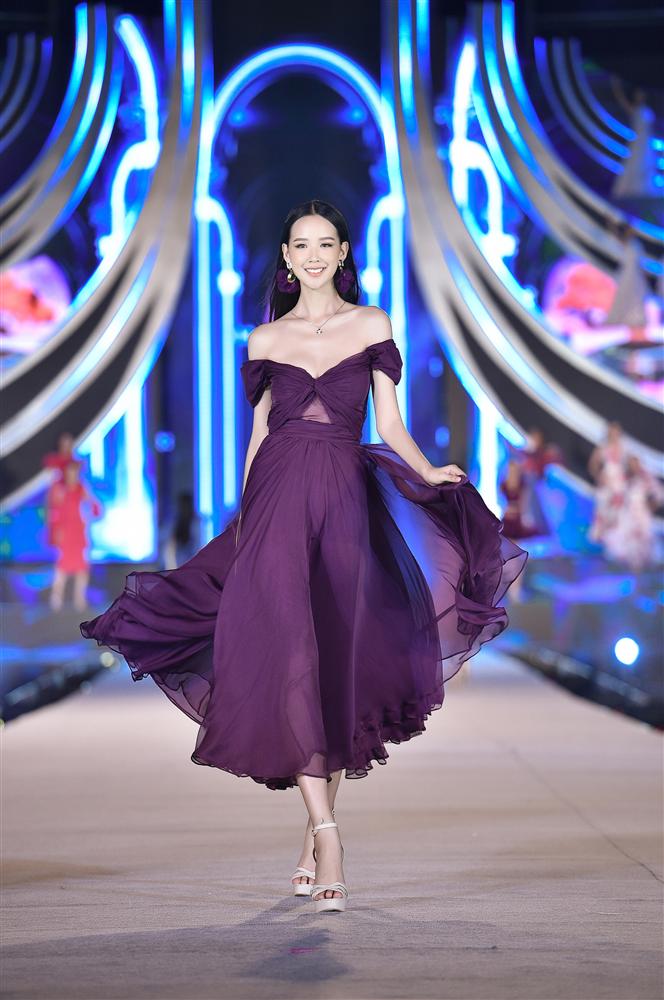 Dự đoán top 3 Hoa hậu Việt Nam 2020: Mỹ nữ 10x sở hữu đôi chân 1m1 đánh bại Bạn gái tin đồn Đoàn Văn Hậu ngồi lên ngôi vị cao nhất?-35