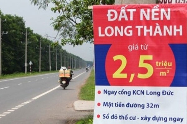 Lãi suất tiết kiệm thấp hiếm có: Chọn găm vàng hay tích đất-3