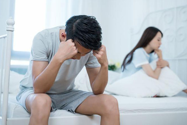 Dù lao động chăm chỉ nhưng vợ vẫn không có thai, quan sát chỗ ấy của người chồng, bác sĩ đã biết ngay nguyên nhân-1