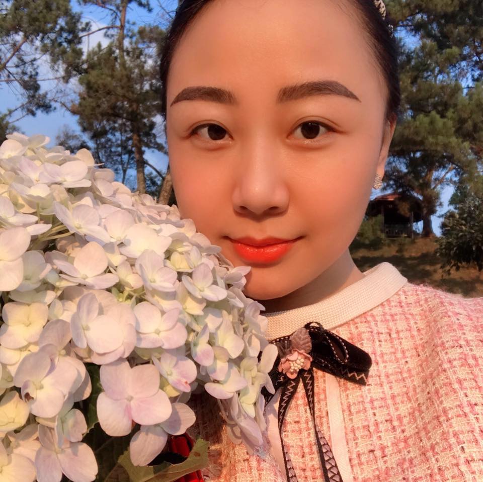 Hình ảnh xinh xắn của nữ tiếp viên hàng không trước khi bị xe Mercedes đâm thương tật vĩnh viễn 75% khiến nhiều người không khỏi xót xa-4