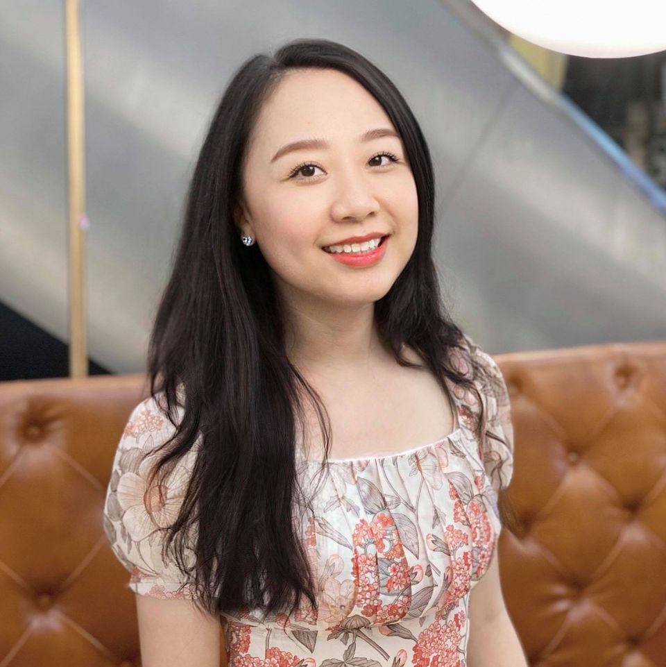 Hình ảnh xinh xắn của nữ tiếp viên hàng không trước khi bị xe Mercedes đâm thương tật vĩnh viễn 75% khiến nhiều người không khỏi xót xa-5